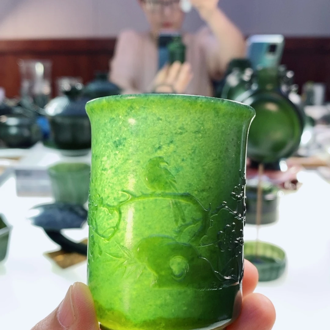 未镶嵌和田玉（青玉）摆件微瑕