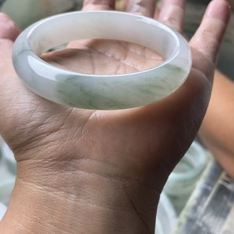 石英质玉（金丝玉）手镯未镶嵌