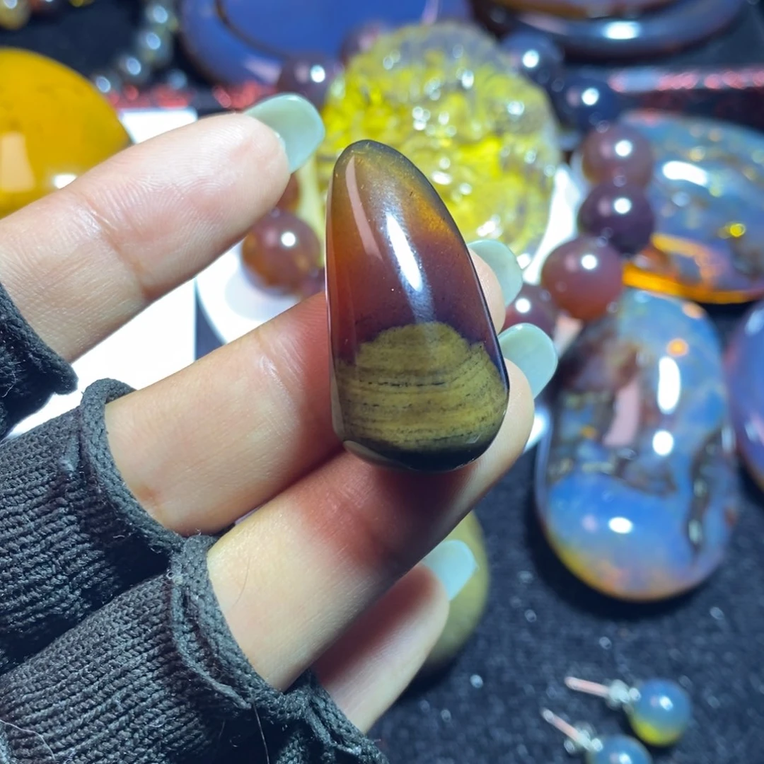 未镶嵌琥珀裸石一**木、