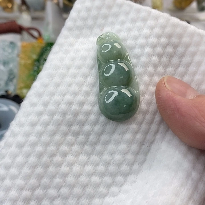 翡翠未镶嵌颈饰未