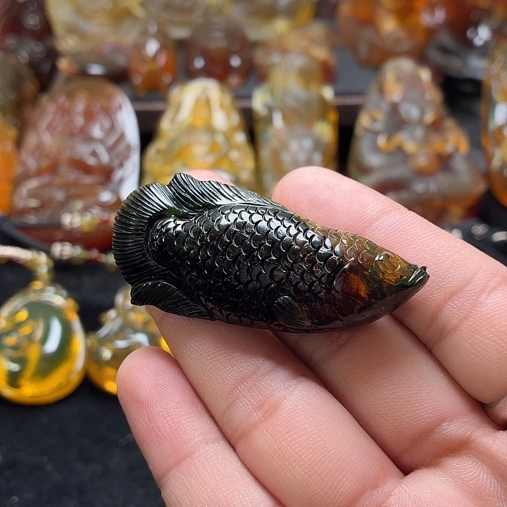 琥珀未镶嵌颈饰18
