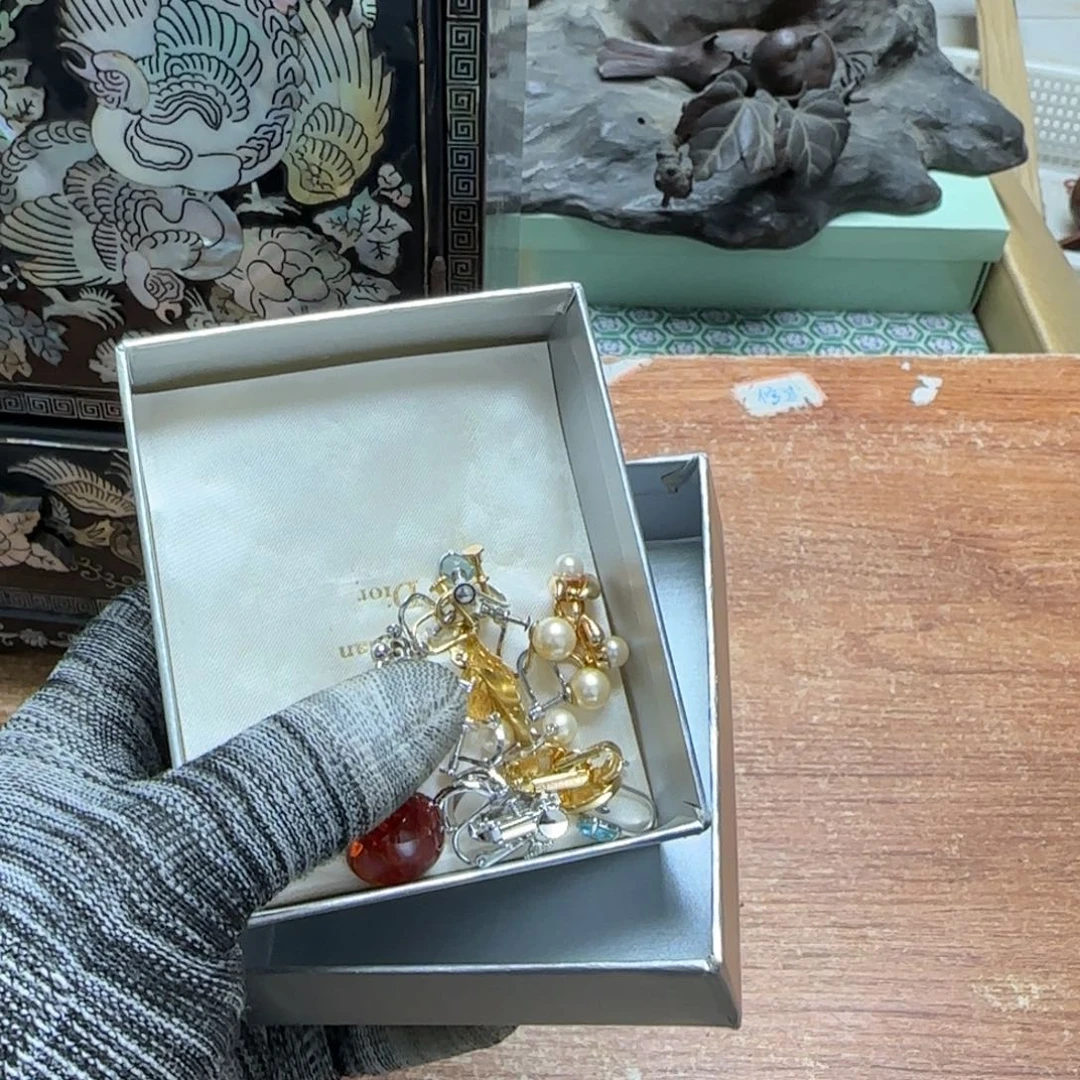 茶盏C****浠三国杀一人……是的