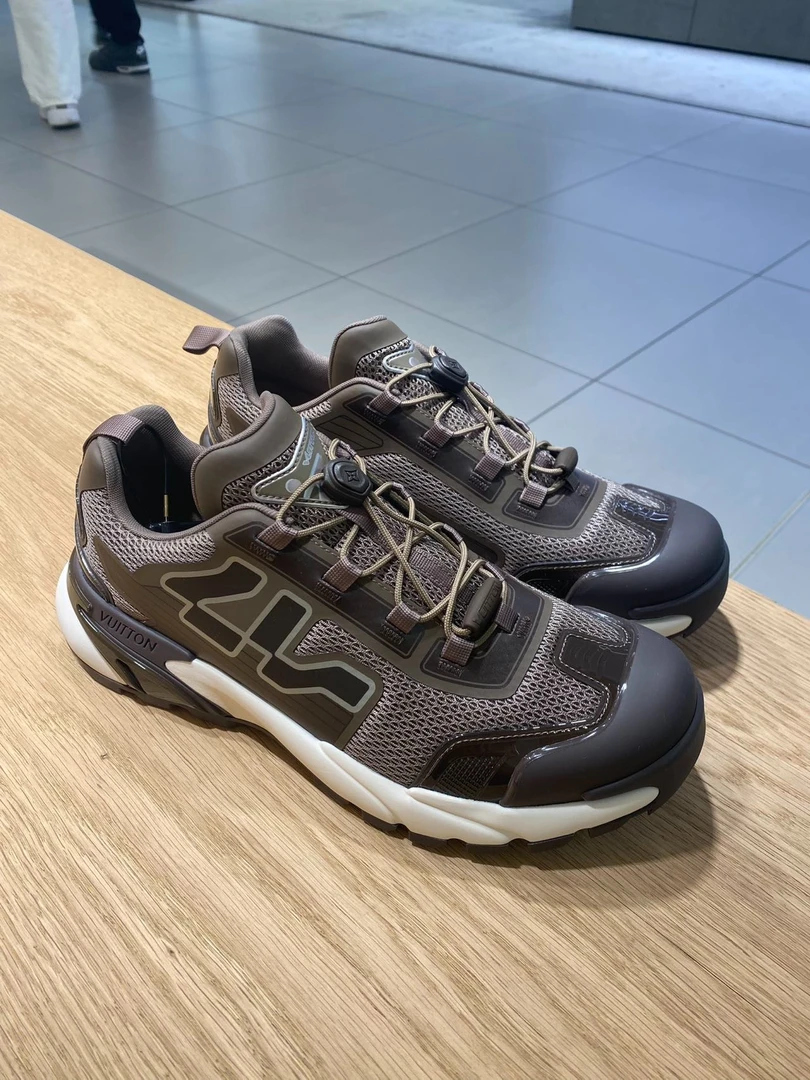 未使用 LouisVuitton/路易威登 lv 黑色 网面运动鞋