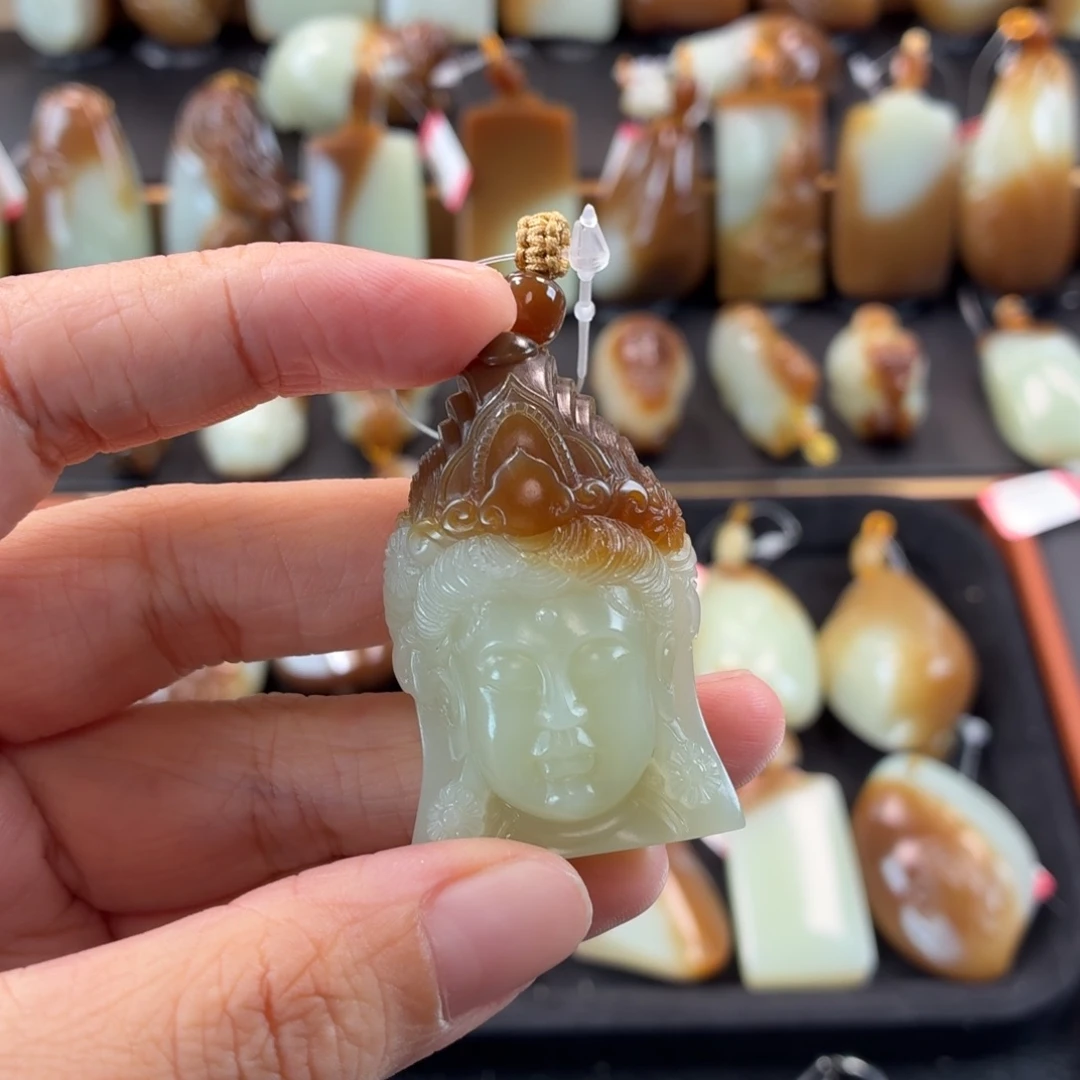 颈饰未镶嵌和田玉
