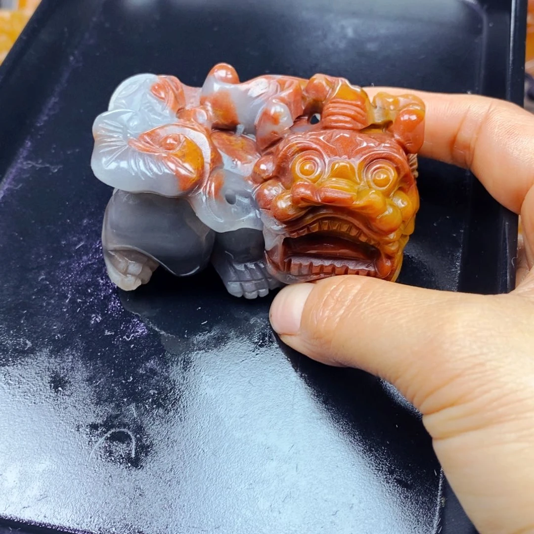 石英质玉（黄龙玉）未镶嵌颈饰