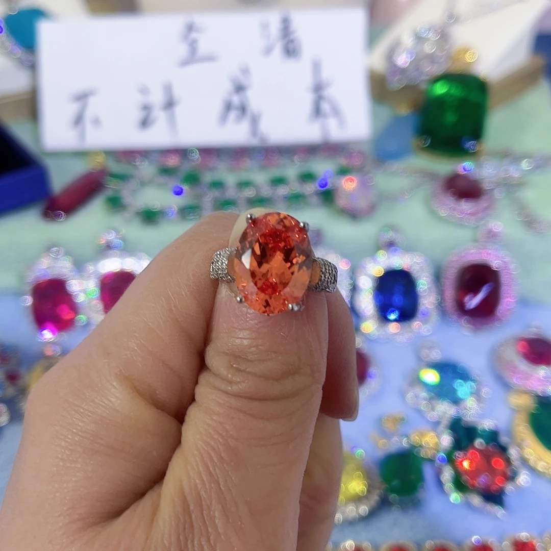 花岗石钨金璀璨夺目