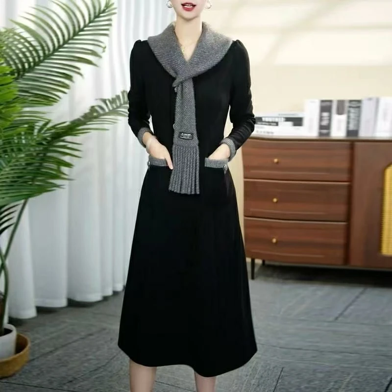 5772#秋季新款裙子围巾领显瘦简单大方中长款连衣裙