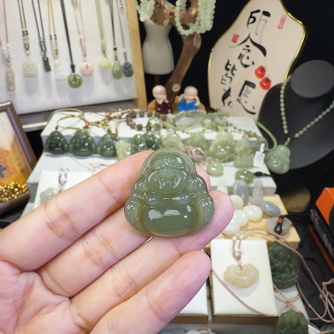 用***2颈饰未镶嵌和田玉
