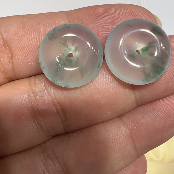 翡翠未镶嵌颈饰飘花扣