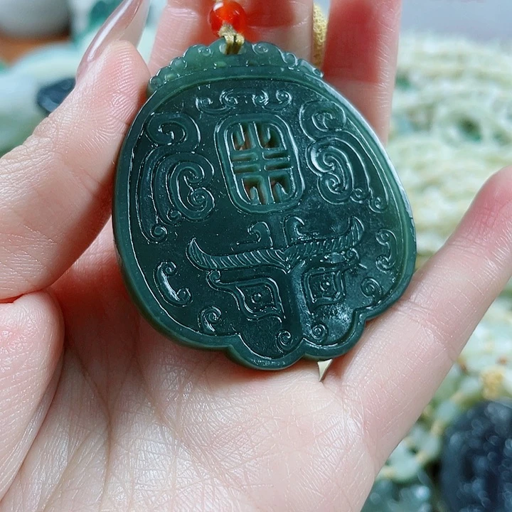 颈饰未镶嵌和田玉