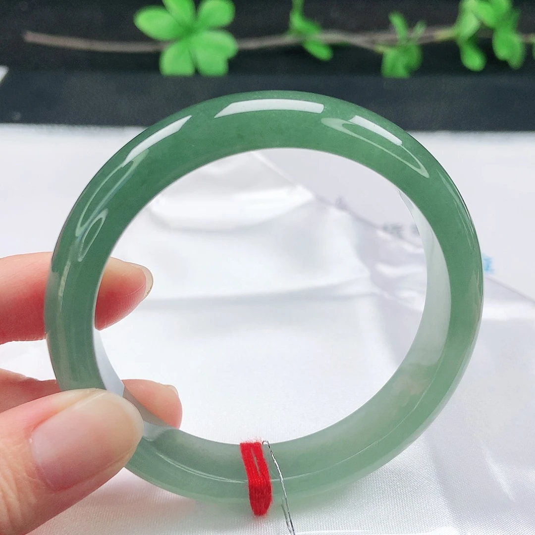 翡翠手镯未镶嵌57圈