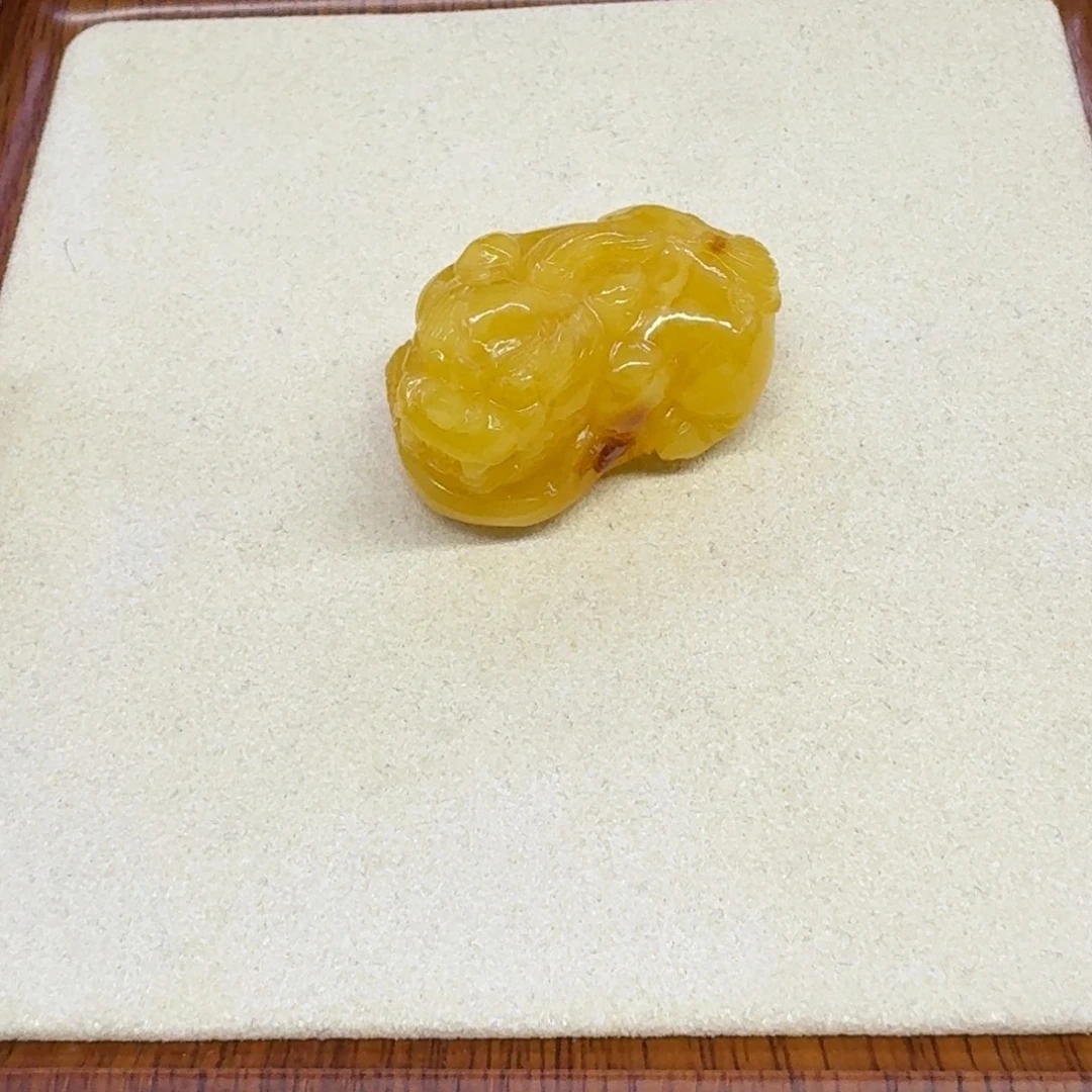 琥珀未镶嵌手链貔貅吊坠