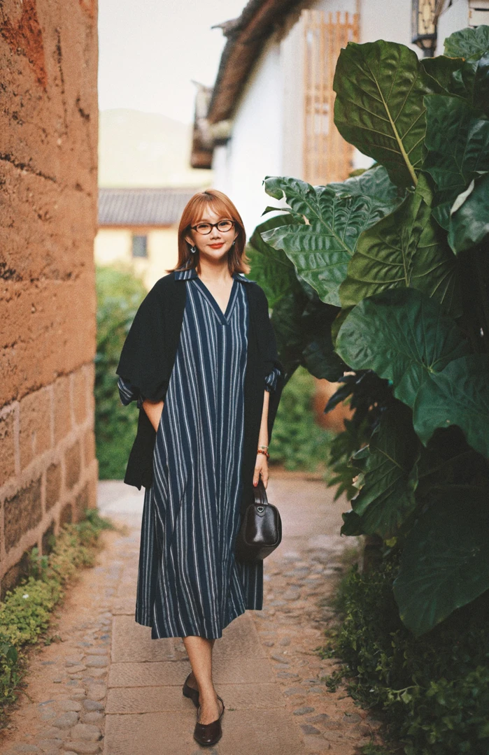 卡麦酱-SOUL 条纹亚麻V领连衣裙 730653