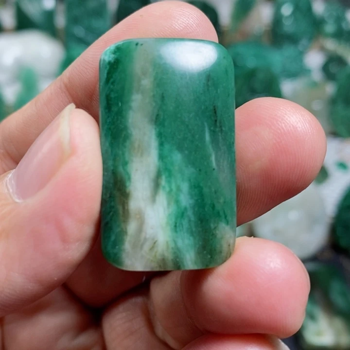 未镶嵌独山玉颈饰