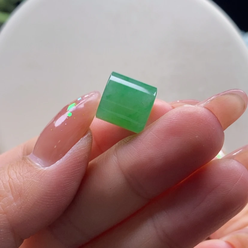 【闪购商品】翡翠颈饰未镶嵌翡翠冰阳绿桶珠