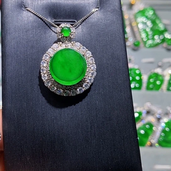 翡翠未镶嵌颈饰吊坠10