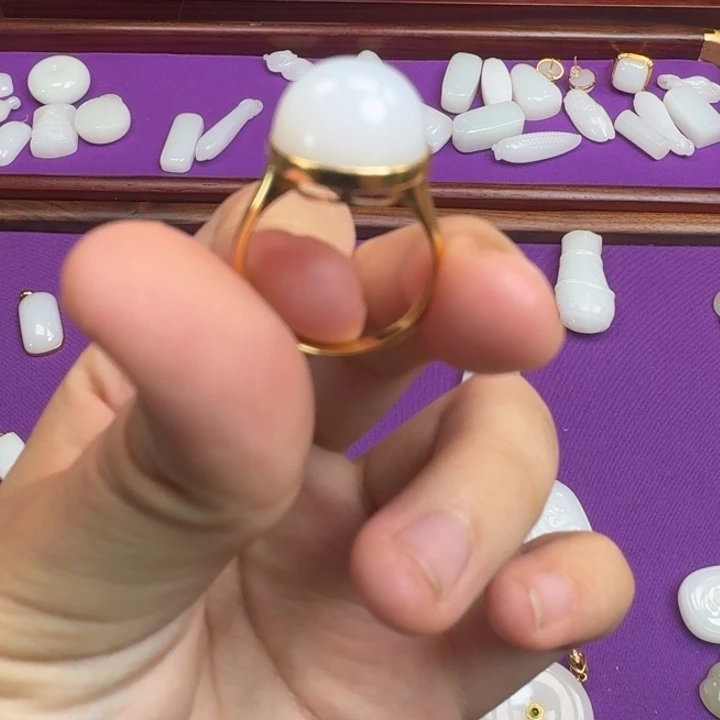 和田玉未镶嵌戒指