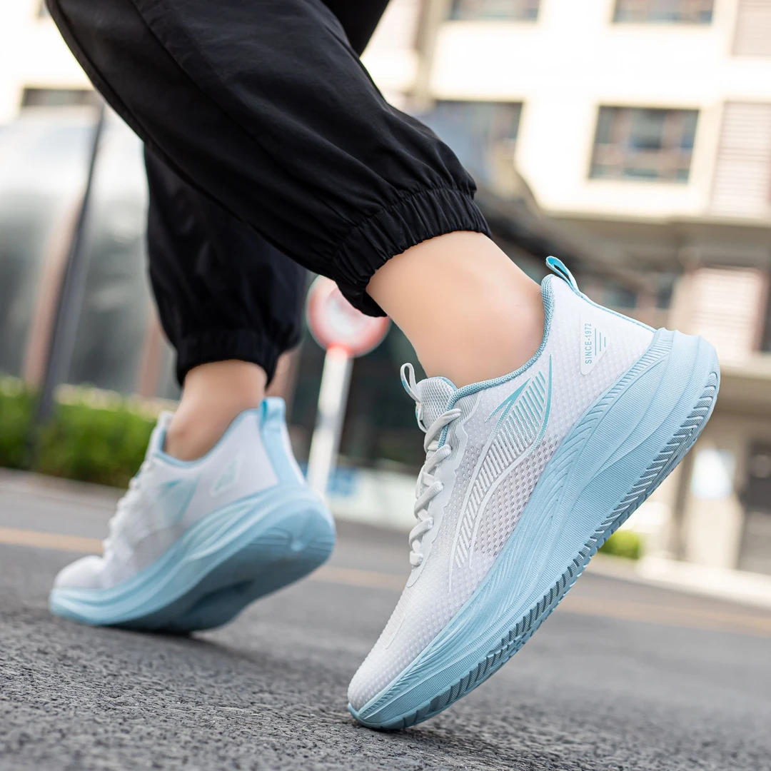 V/雅鹿新款春秋季男女运动鞋超轻跑步鞋高弹软底透气休闲鞋Y6601