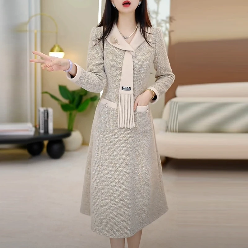 贵妃绒轻奢女装2025秋冬季新款时尚气质显瘦加厚保暖打底连衣裙子