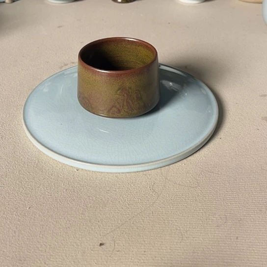 青焱汝瓷茶叶末山型杯有瑕