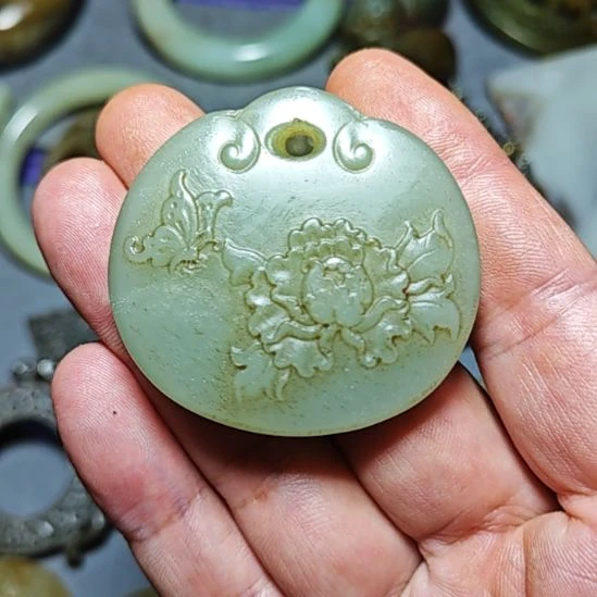 颈饰未镶嵌和田玉