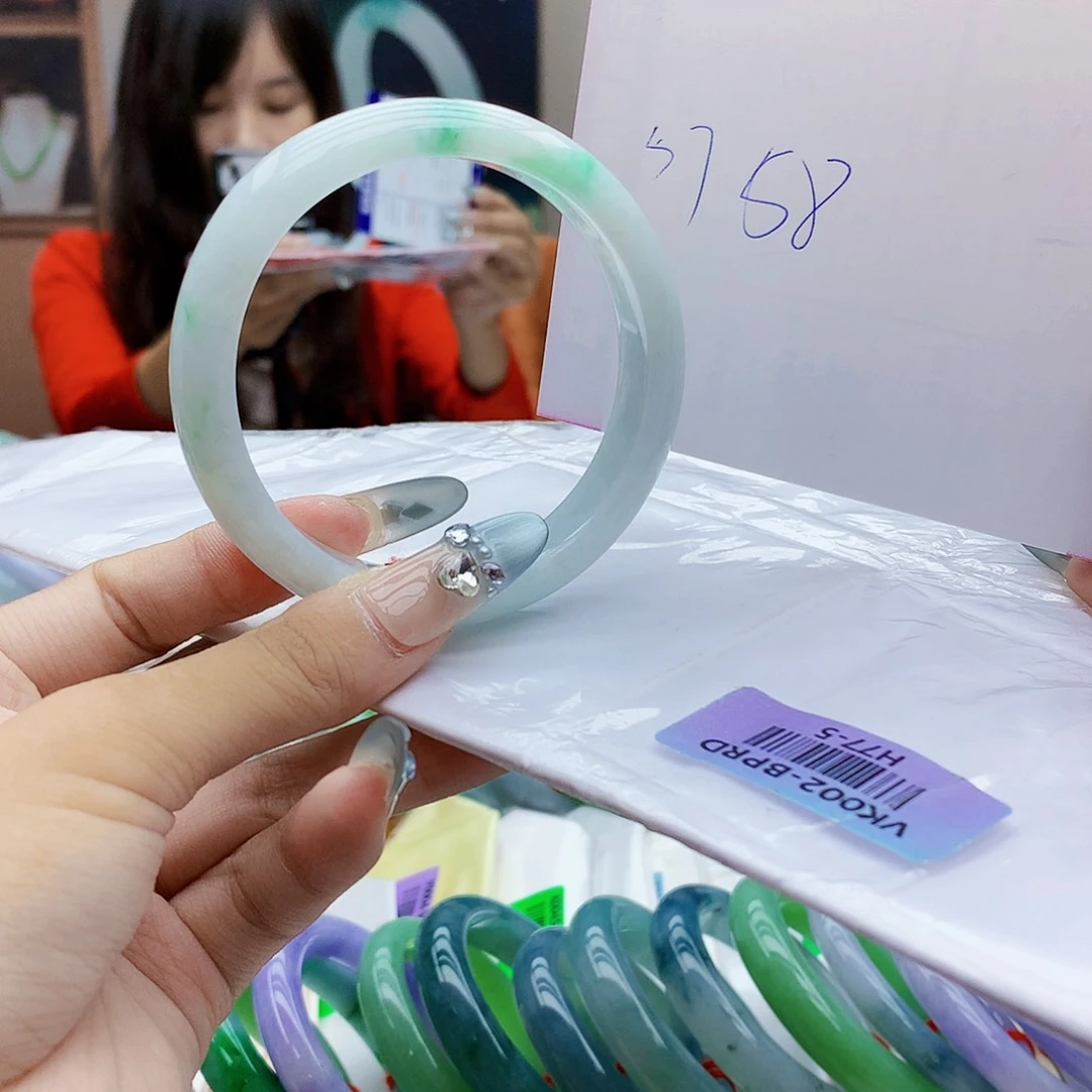 翡翠手镯未镶嵌f