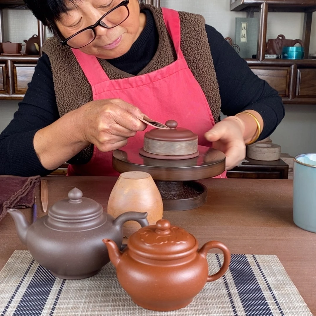 于***处紫砂茶壶宜兴紫砂工艺美术精品