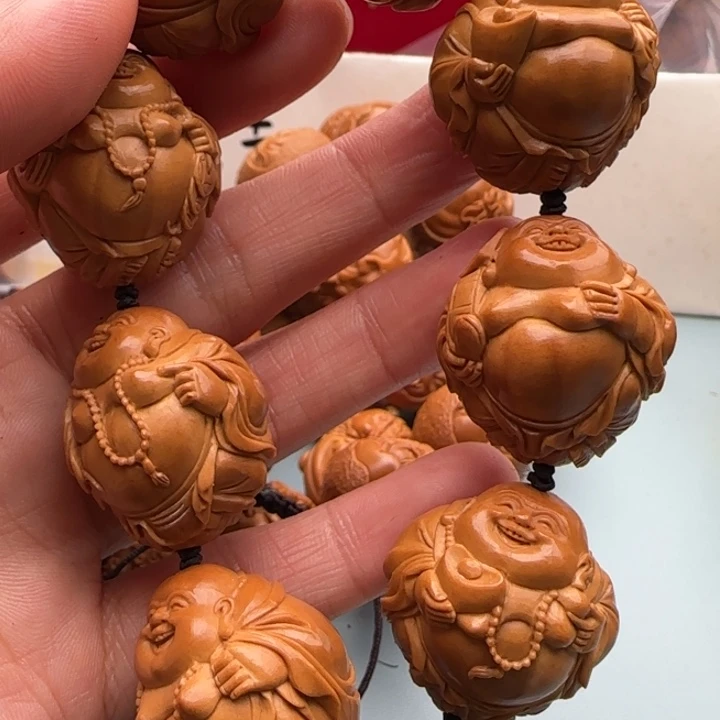 橄榄核手串雕刻工艺