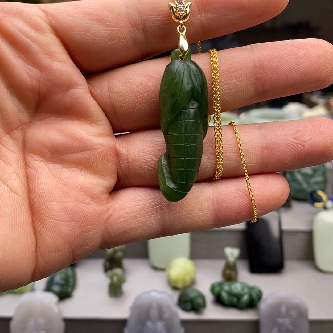 和田玉未镶嵌颈饰