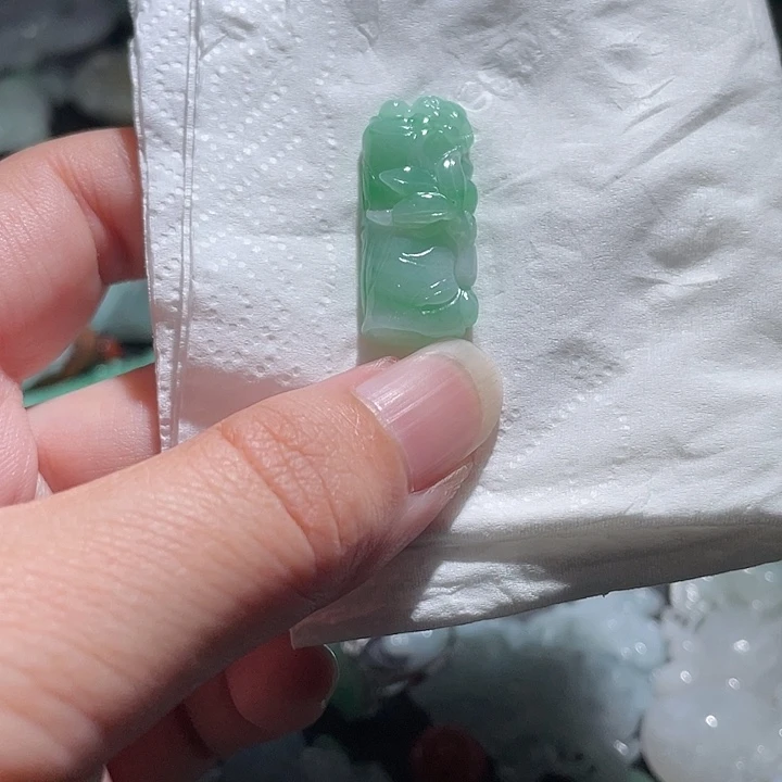 颈饰未镶嵌翡翠天