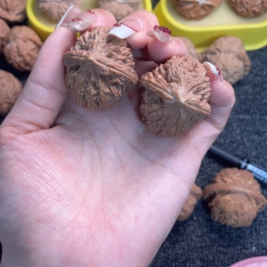 刘***磊吊坠文玩核桃大蒜头103