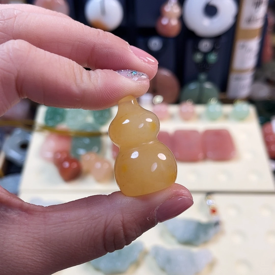 颈饰未镶嵌石英质玉汐*?