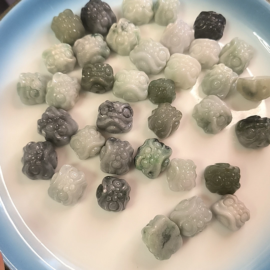 天然翡翠精品醒狮拍一发二