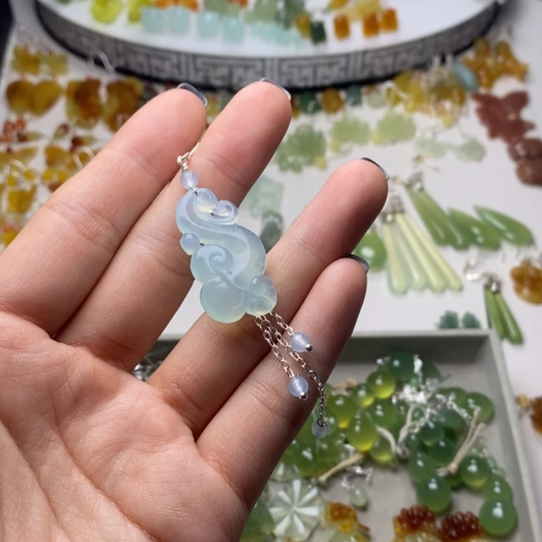 乐***颜蛇纹石玉合金耳饰/颈饰