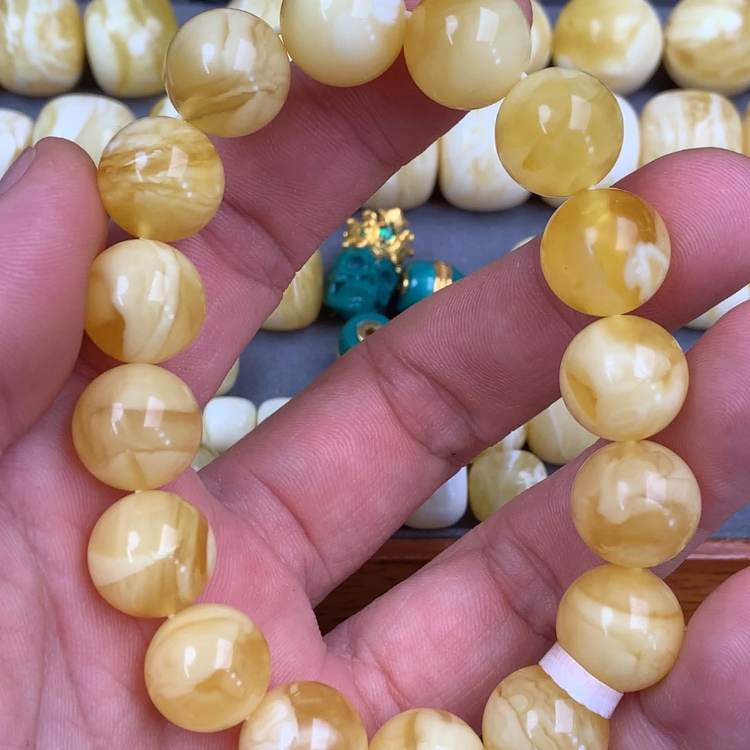 琥珀裸石未镶嵌蜜蜡