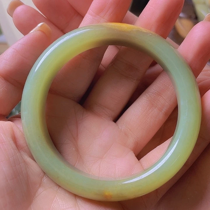 未镶嵌手镯岫岩河磨玉（透闪石质玉）^****^
