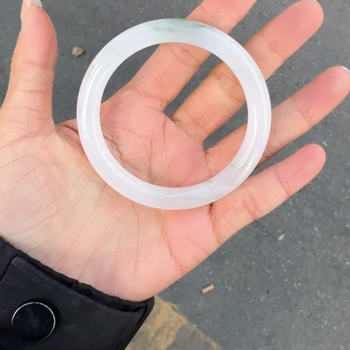石英质玉手镯未镶嵌裙*
