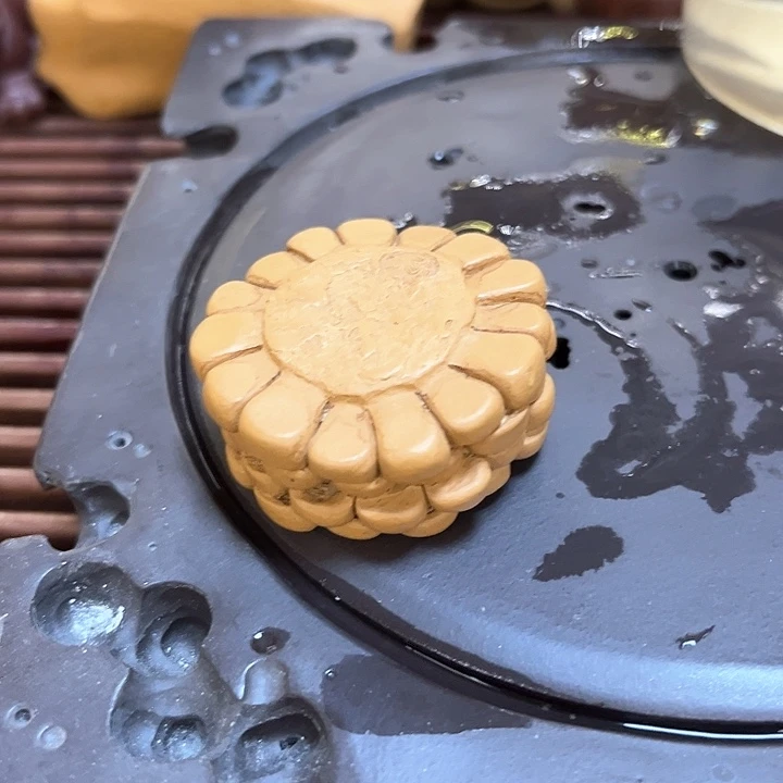 紫砂茶杯一**草紫砂全手工玉米茶宠