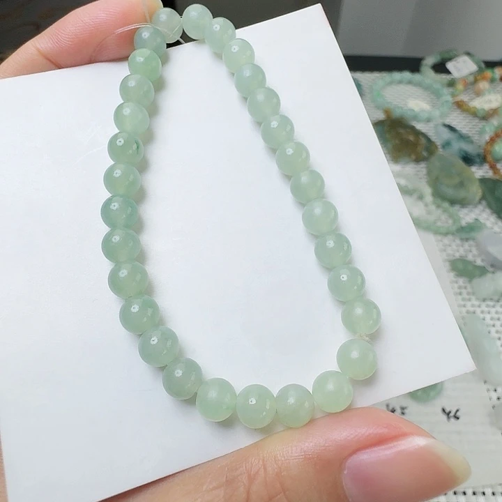熙****未镶嵌定制翡翠手串