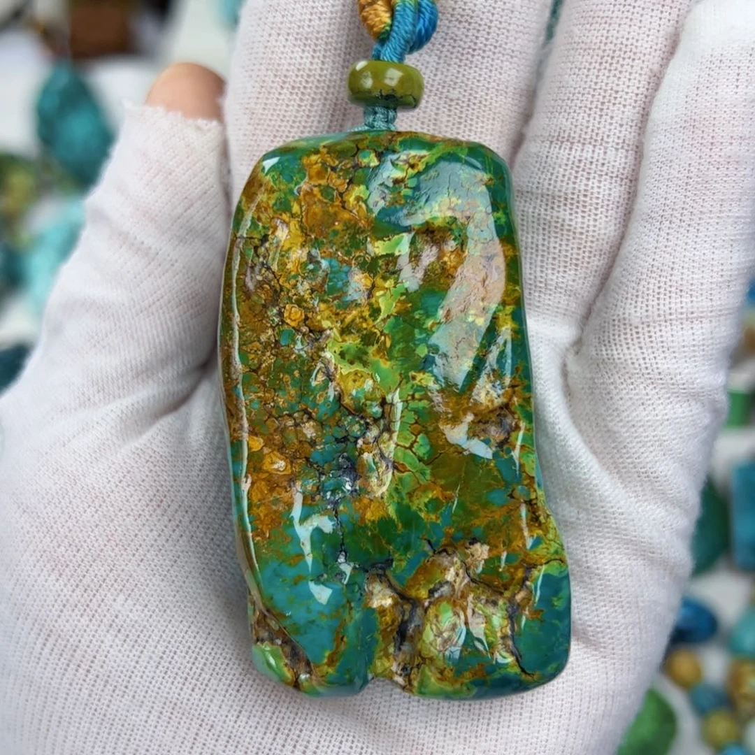 未镶嵌绿松石珠宝奇石