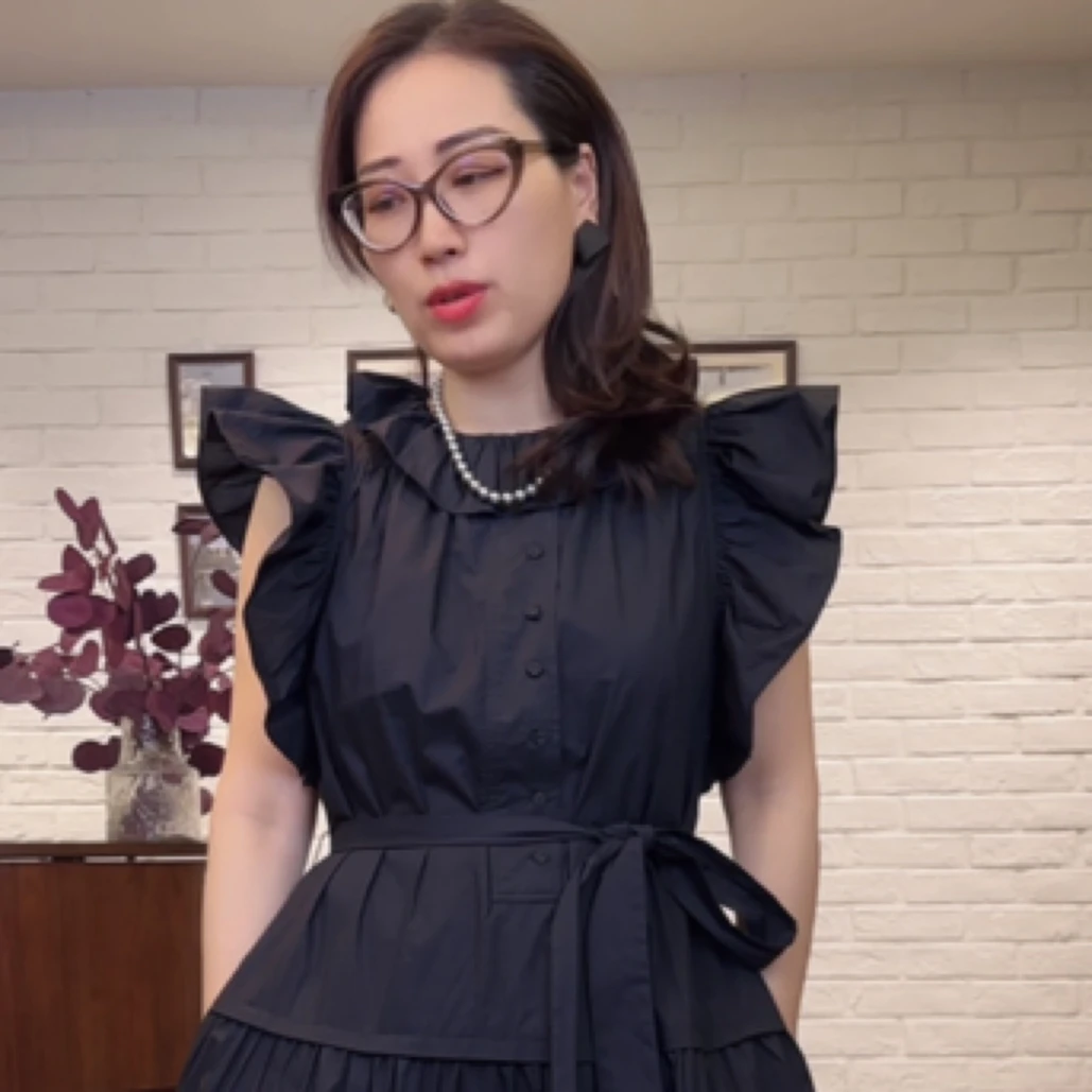 荷叶边方领黑色连衣裙优雅气质显瘦设计夏季女装