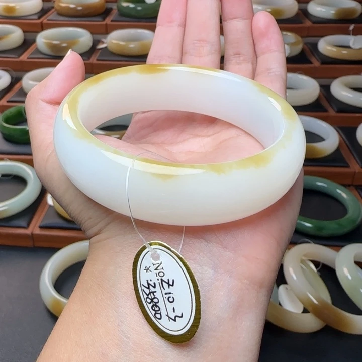 和田玉未镶嵌手镯奶盖金蜜糖白61.2