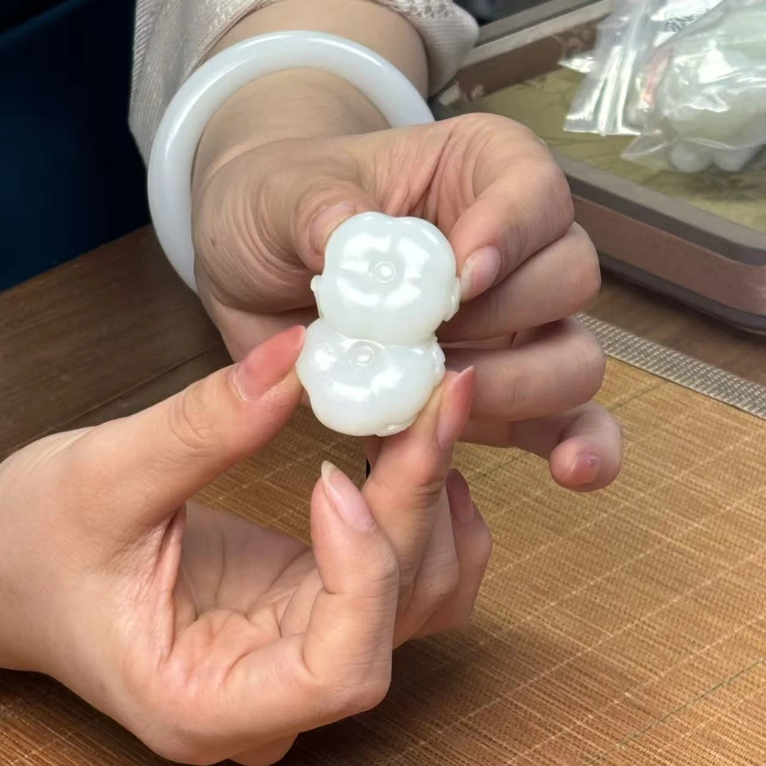 二十世纪和田玉柿柿如意把件HTYS250911130
