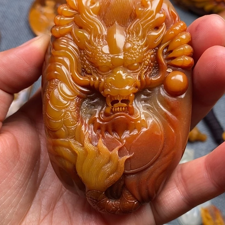 石英质玉（黄龙玉）合金颈饰