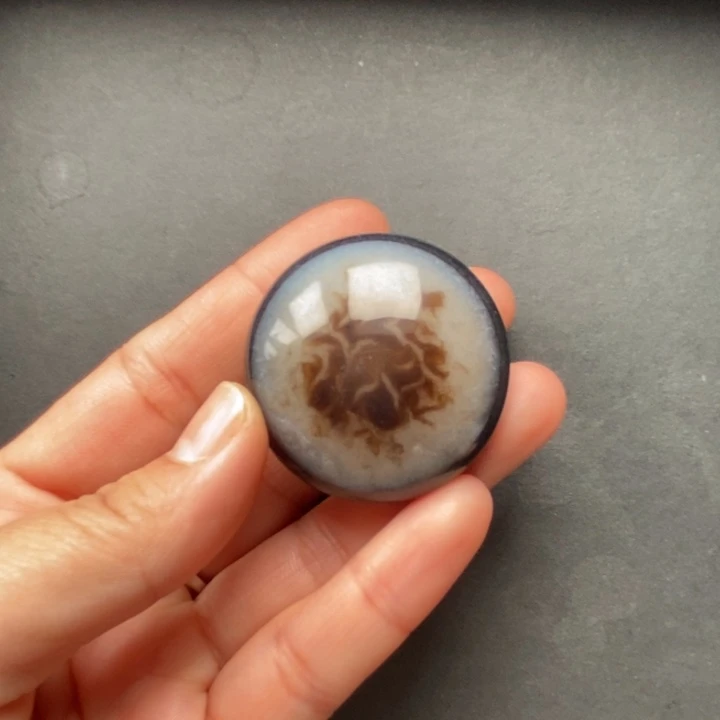 玛瑙/玉髓颈饰未镶嵌坤****?