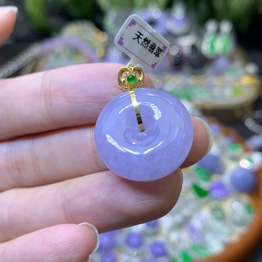 颈饰18K金镶嵌翡翠