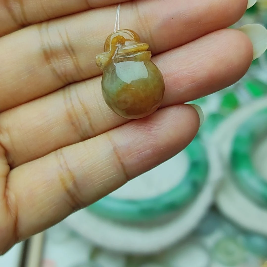翡翠未镶嵌颈饰15