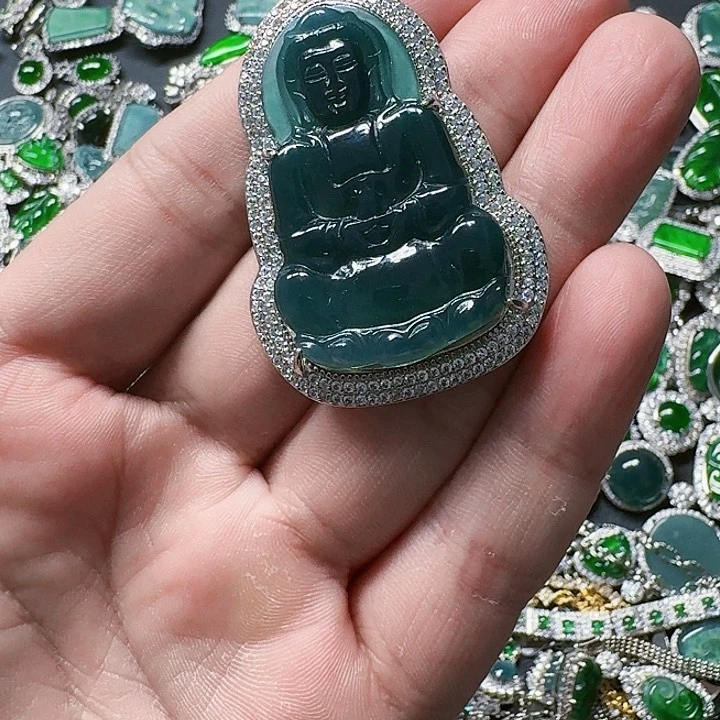 翡翠颈饰未镶嵌天然A货翡翠放漏