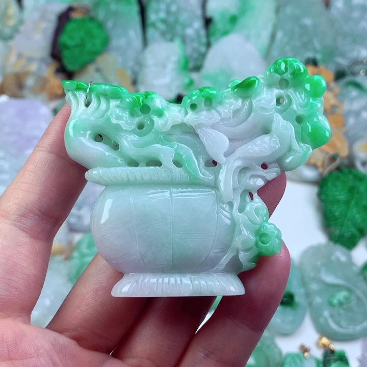 吊坠(不含链)未镶嵌翡翠