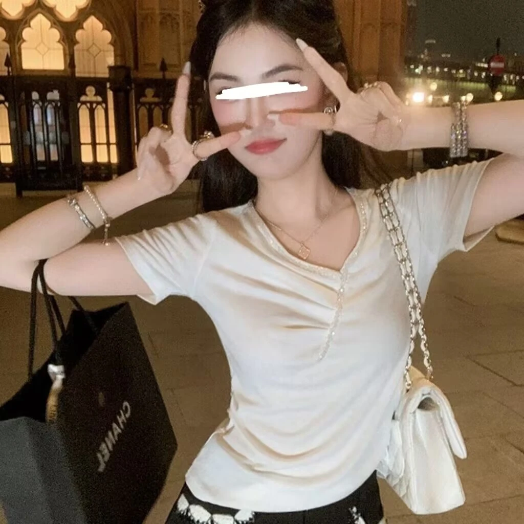 夏季新款不规则V领短袖T恤女时尚花边气质百搭修身弹力褶皱上衣